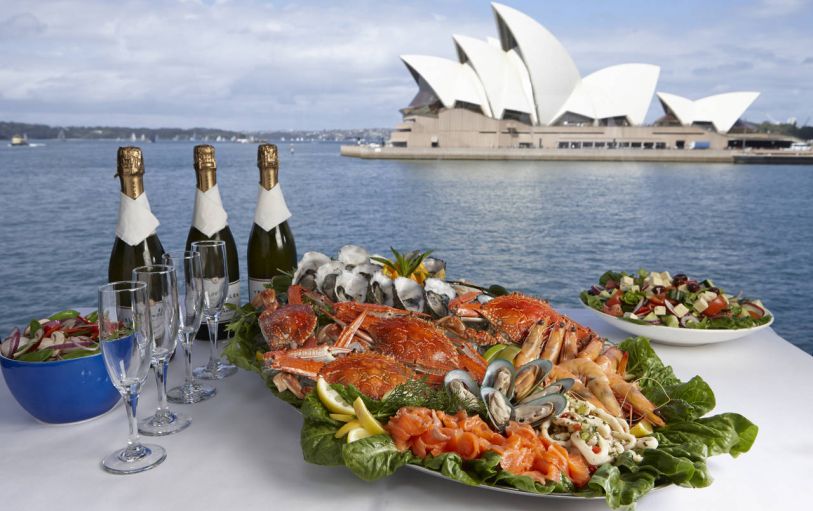 sydney-harbour-captains-dinner-cruise-captain-cook-cruises