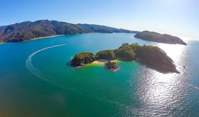 63fe69f0f0c19_2138_abeltasmankayaksfishermanislanddronecreditkylemulinder-2