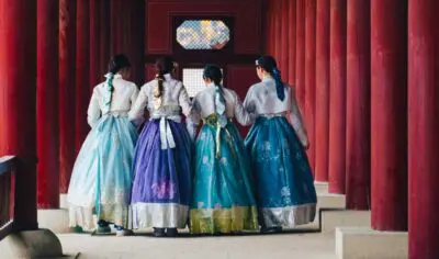65b0bbd194df3_3401_copy-of-korean-temple-hanbok