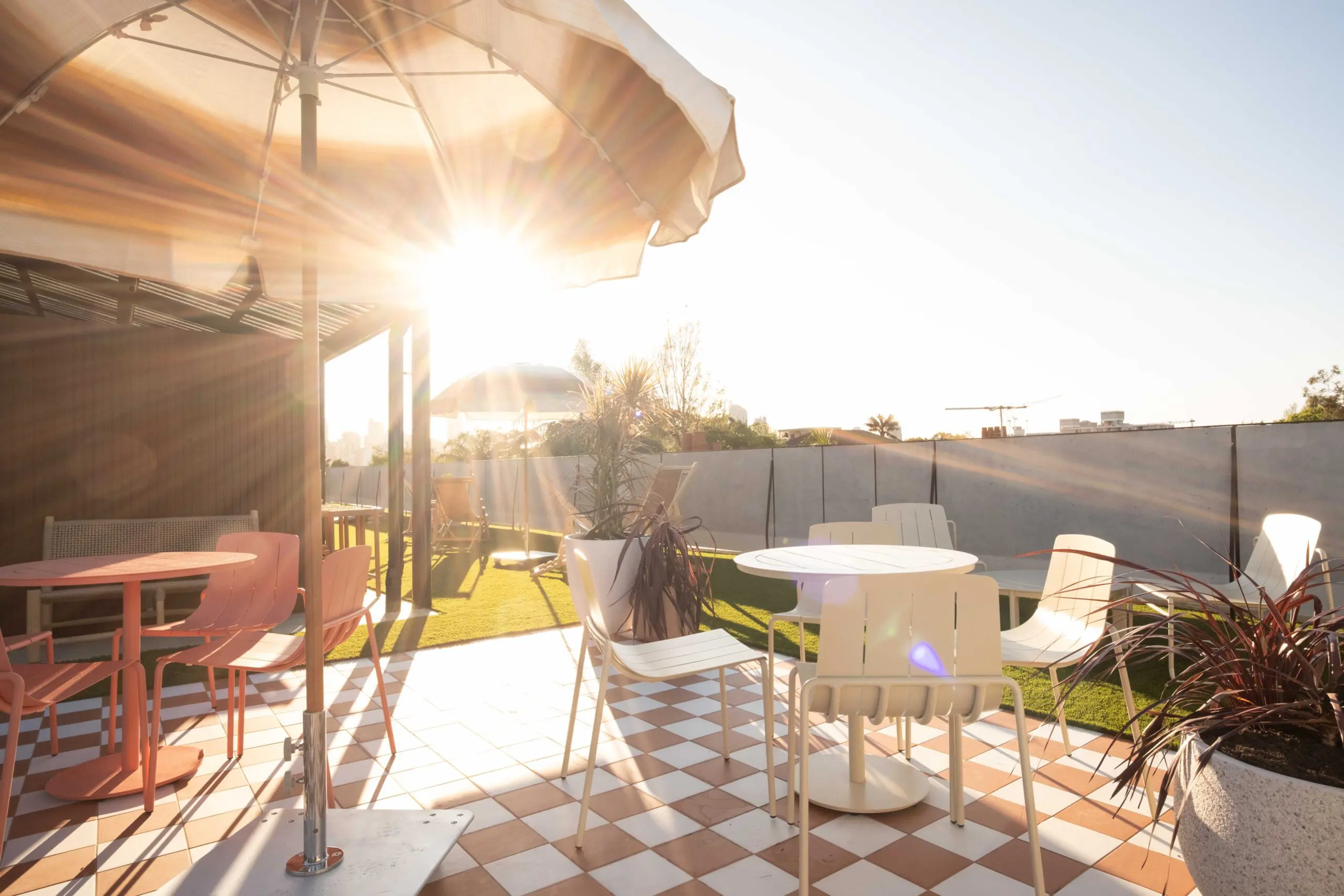 69ba59e844f29_8899_rooftop-4