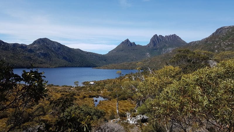 Breathtaking Cradle Mountain view with pristine lake, captured during a 2 Day Tour from Hobart by Wild Tasmania Tours.