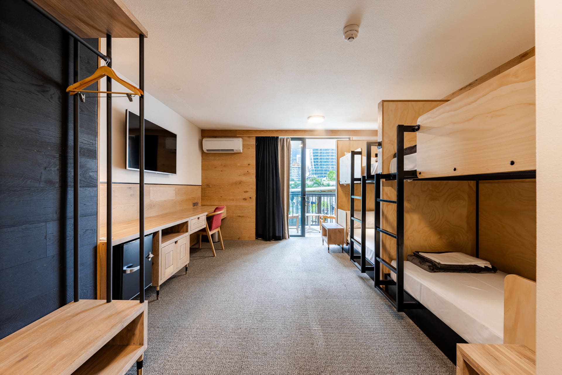 66ab15b690e4e_3539_4-share-superior-ensuite-dorm-hero